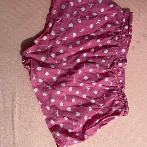 Pink vs - Picture 1 of 3